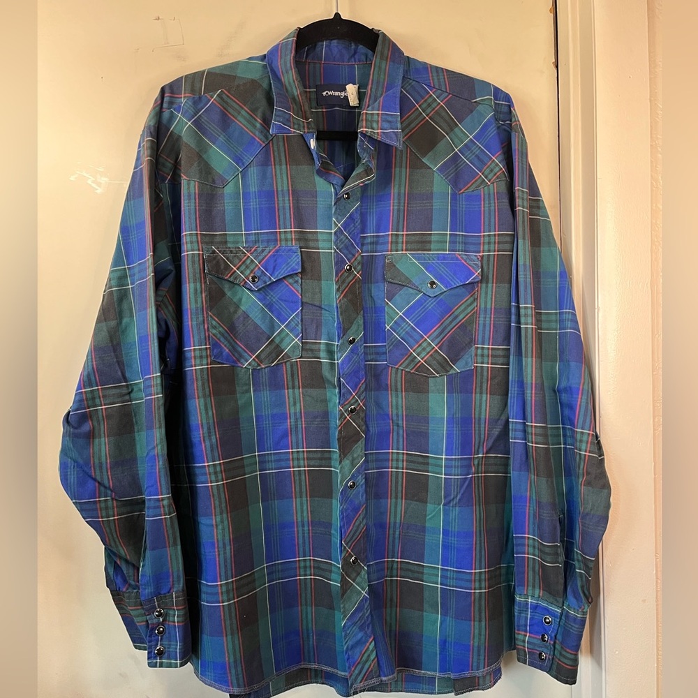 Wrangler Blue and Green Plaid Button Down Shirt